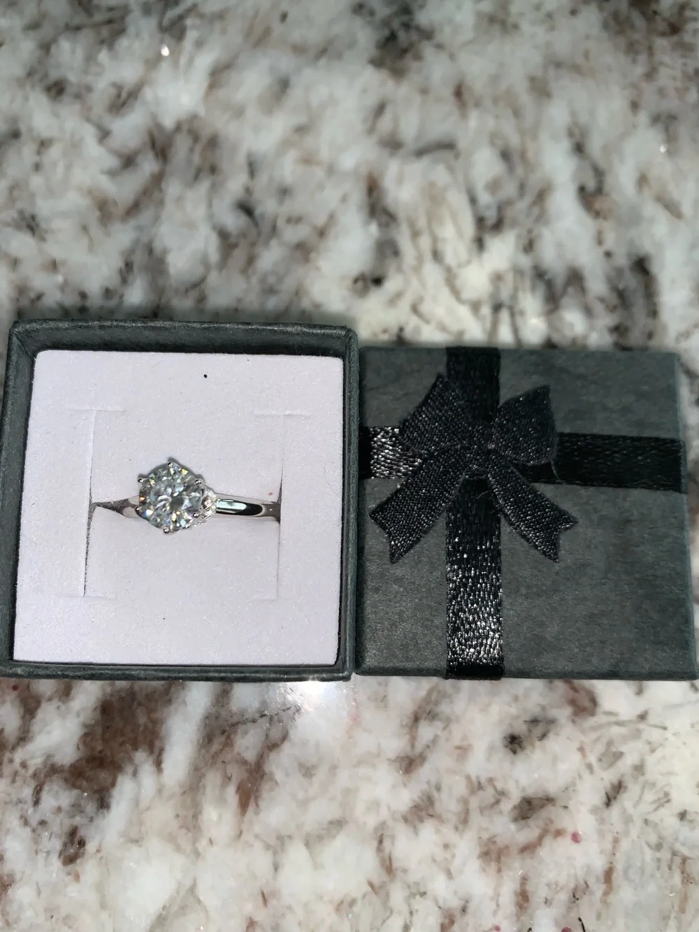 Gorgeous 1 ct moissanite diamond w/ beautiful accents 925 silver size 6 NEW $299
